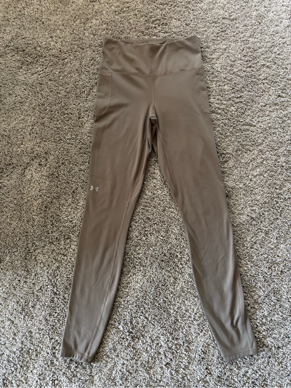 Under Armour Fitted Athletic Taupe Leggings With Pockets Women’s Size M